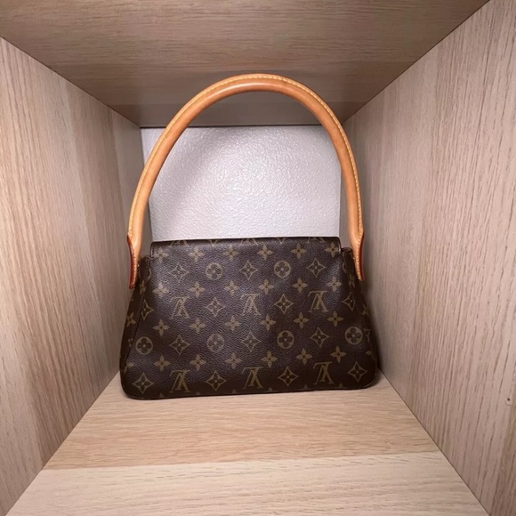 Louis Vuitton LV Monogram Looping Mini - Picture 2 of 8